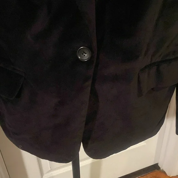 PRE-OWNED TALBOTS BLACK VELVET SINGLE BUTTON BLAZER - Picture 2 of 12